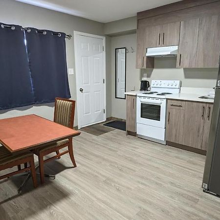 Riverside Motel Medicine Hat Bagian luar foto