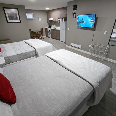 Riverside Motel Medicine Hat Bagian luar foto
