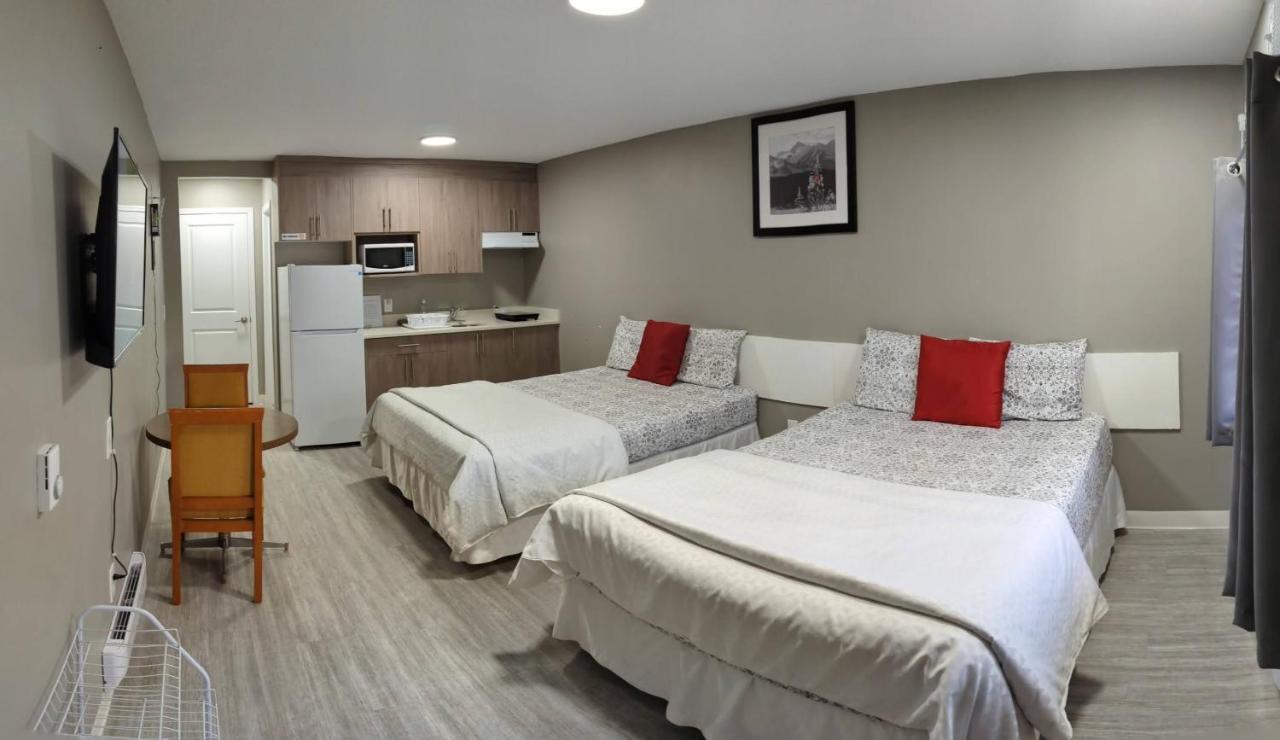Riverside Motel Medicine Hat Bagian luar foto