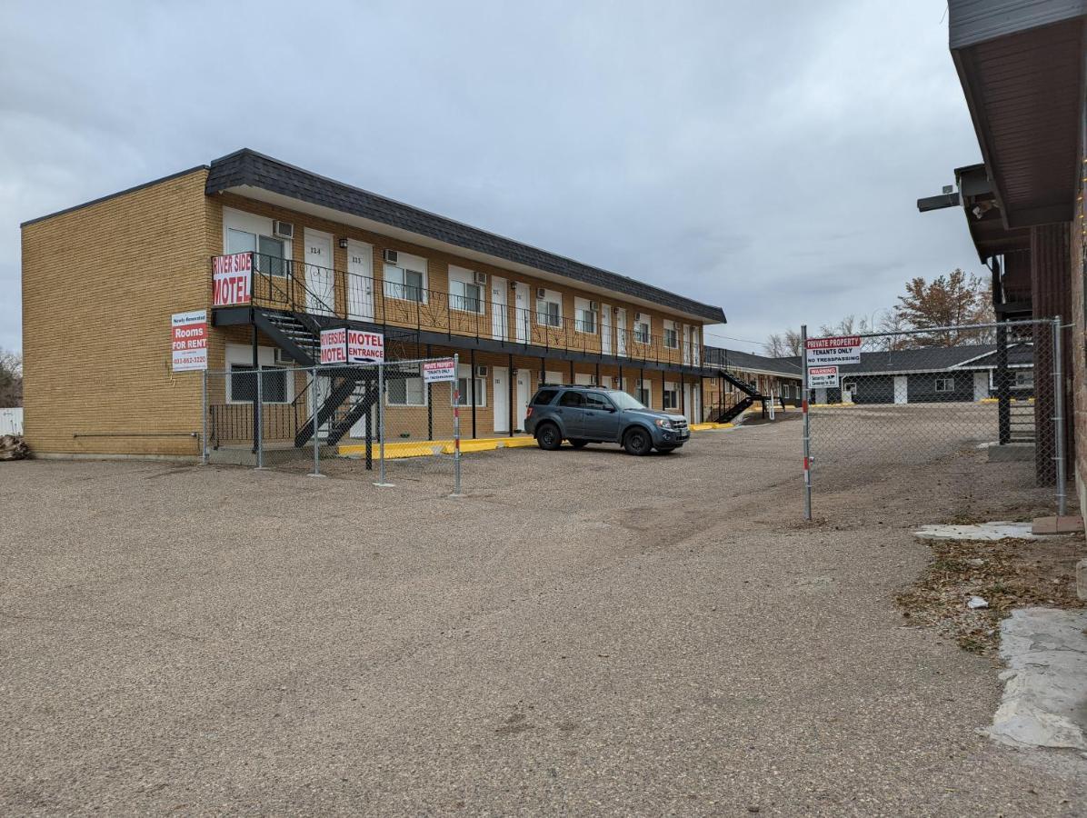 Riverside Motel Medicine Hat Bagian luar foto
