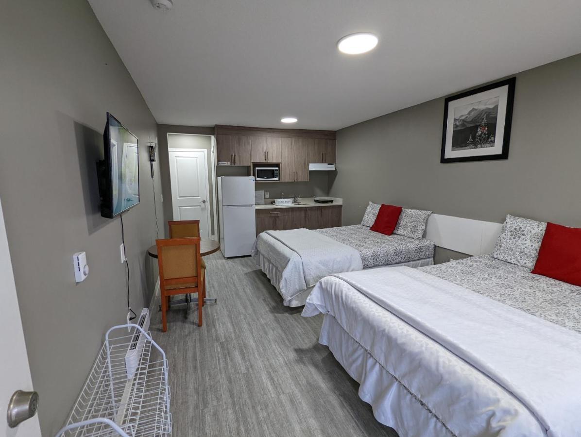 Riverside Motel Medicine Hat Bagian luar foto