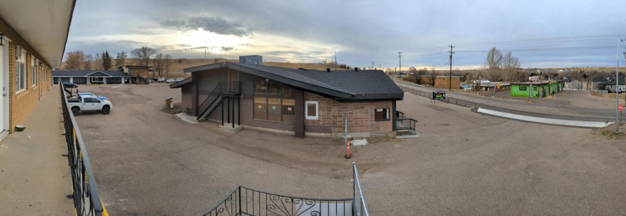 Riverside Motel Medicine Hat Bagian luar foto
