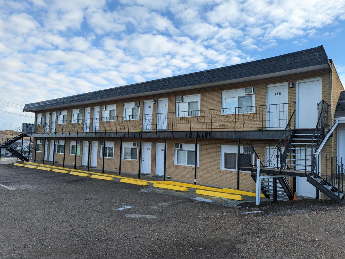 Riverside Motel Medicine Hat Bagian luar foto