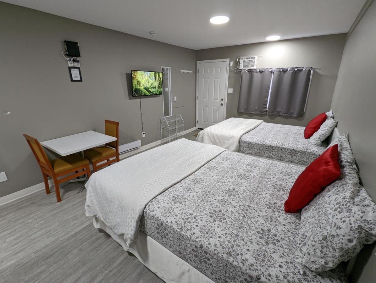 Riverside Motel Medicine Hat Bagian luar foto