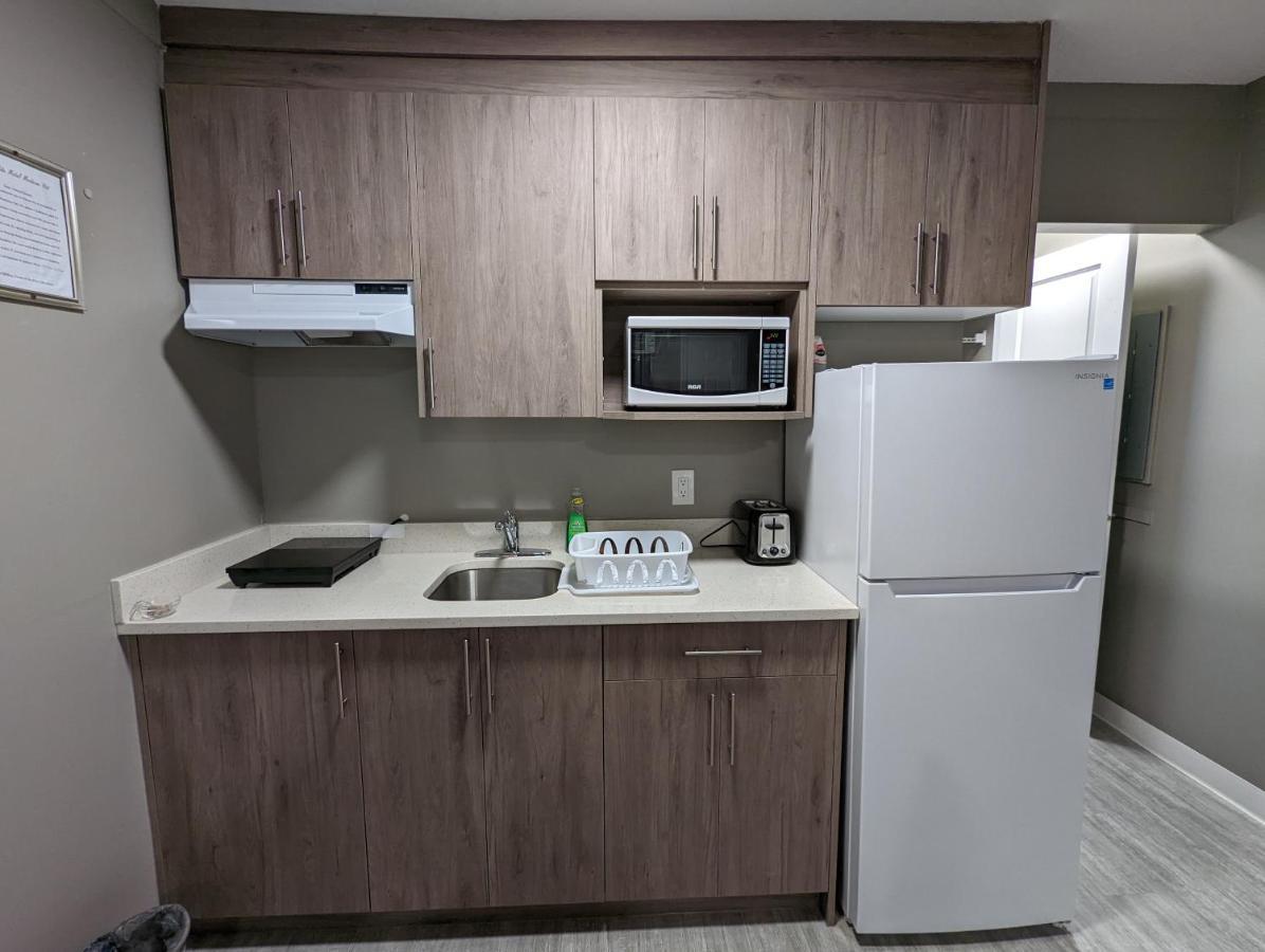 Riverside Motel Medicine Hat Bagian luar foto
