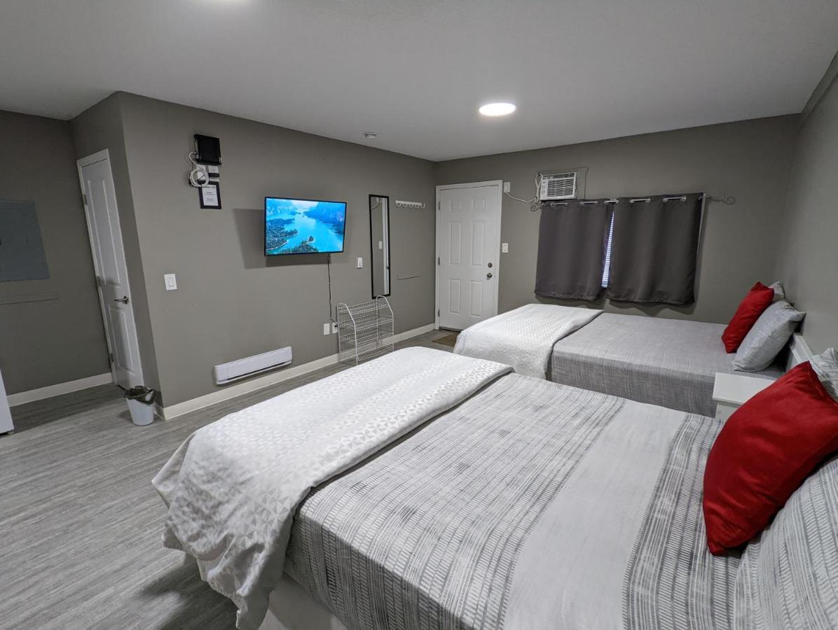 Riverside Motel Medicine Hat Bagian luar foto