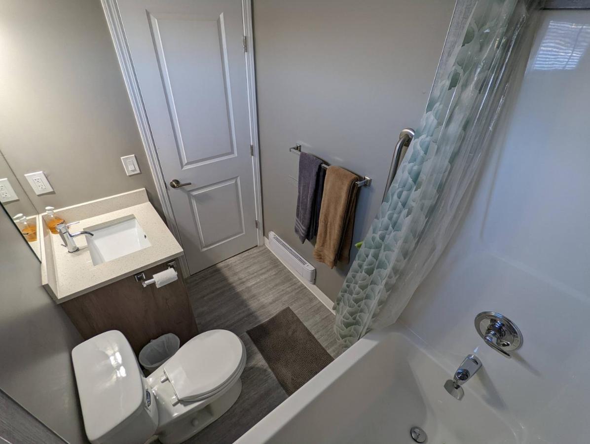 Riverside Motel Medicine Hat Bagian luar foto