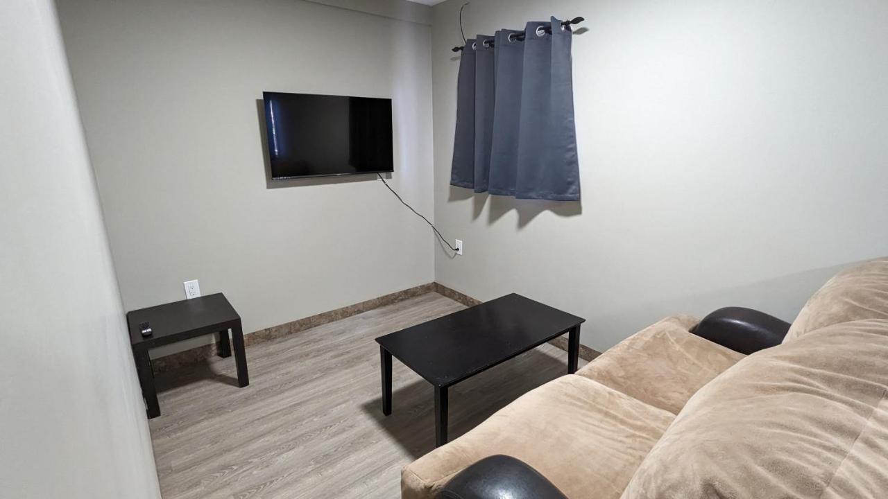 Riverside Motel Medicine Hat Bagian luar foto