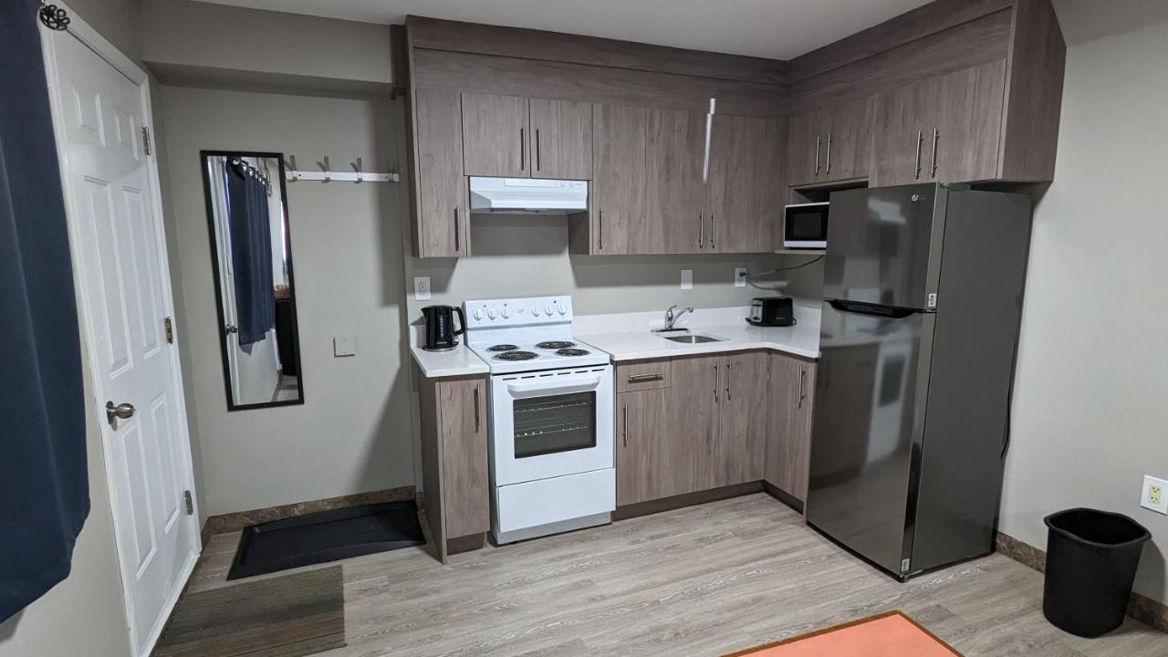 Riverside Motel Medicine Hat Bagian luar foto